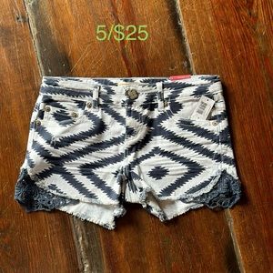 No Boundaries Shorts Juniors size 5
